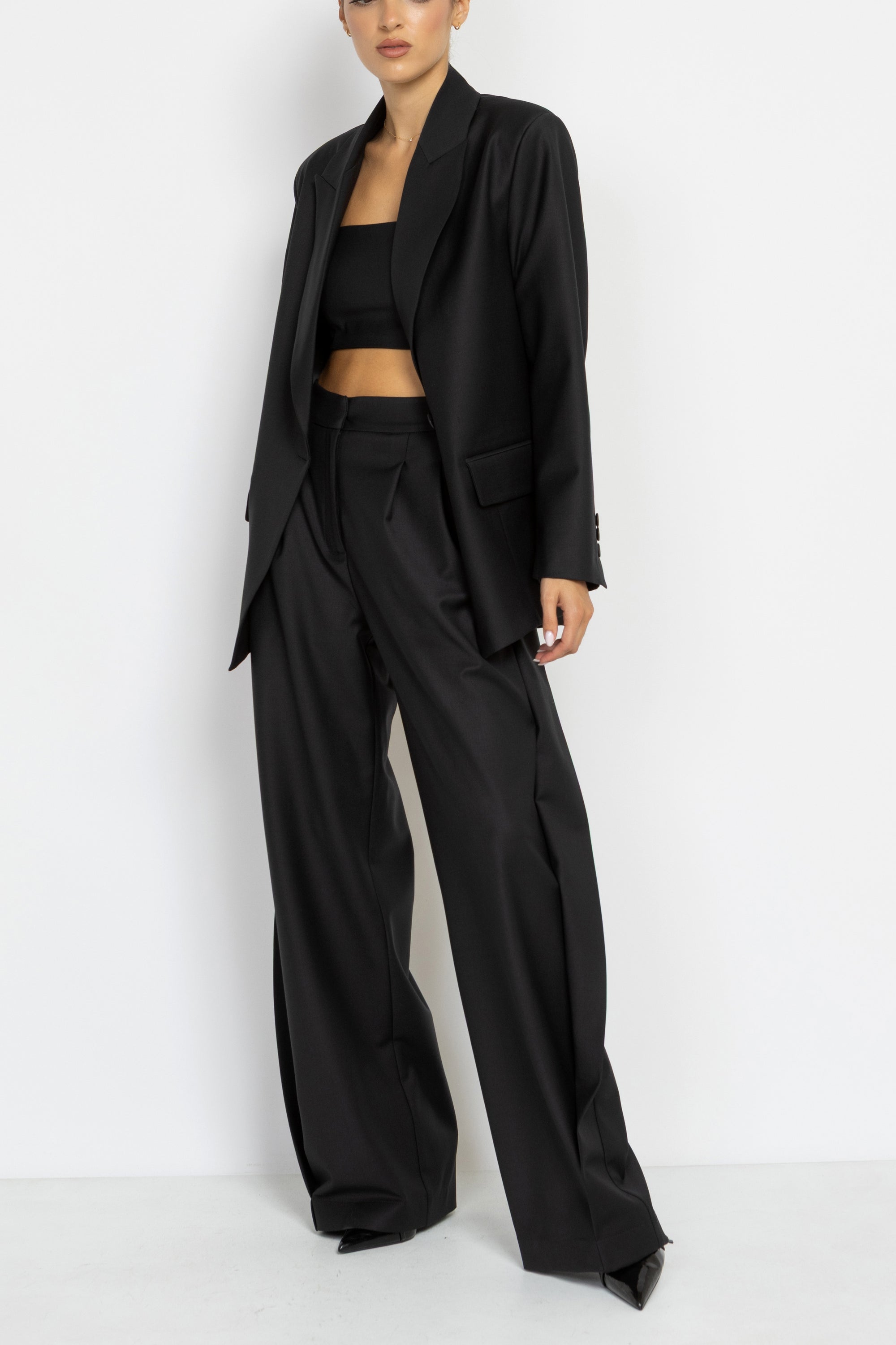 High-Waist Wide-Leg Side-Panel Pants in Black