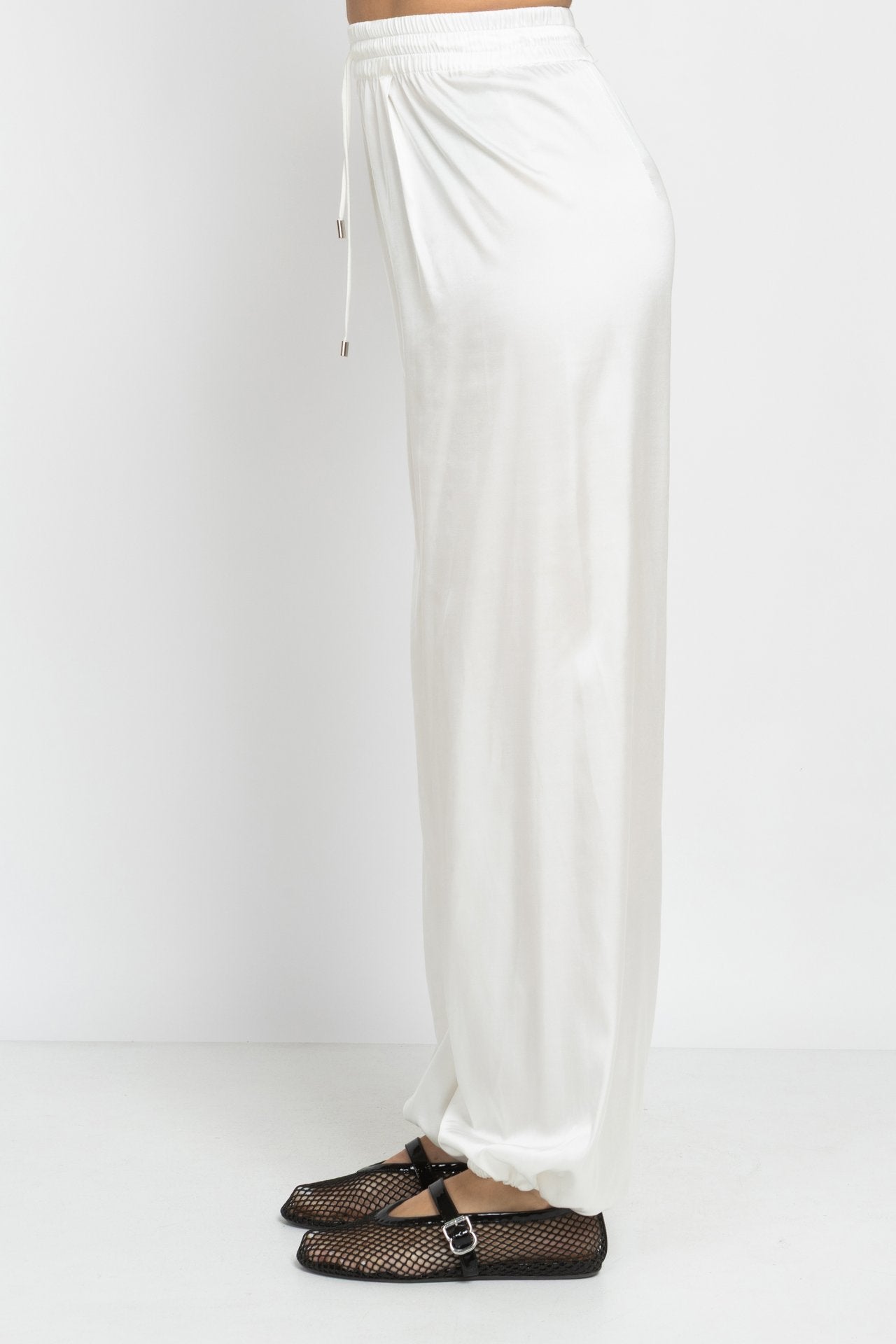 White balloon-leg trousers