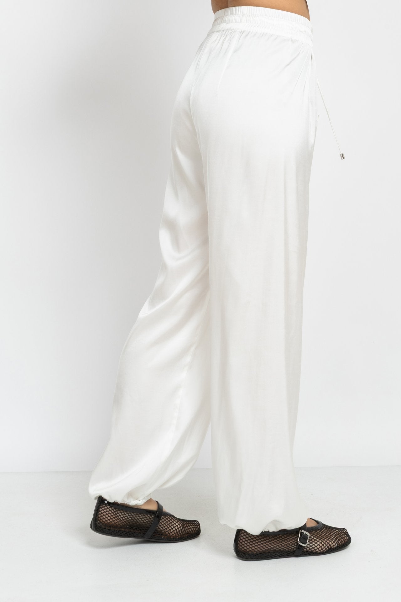 White balloon-leg trousers