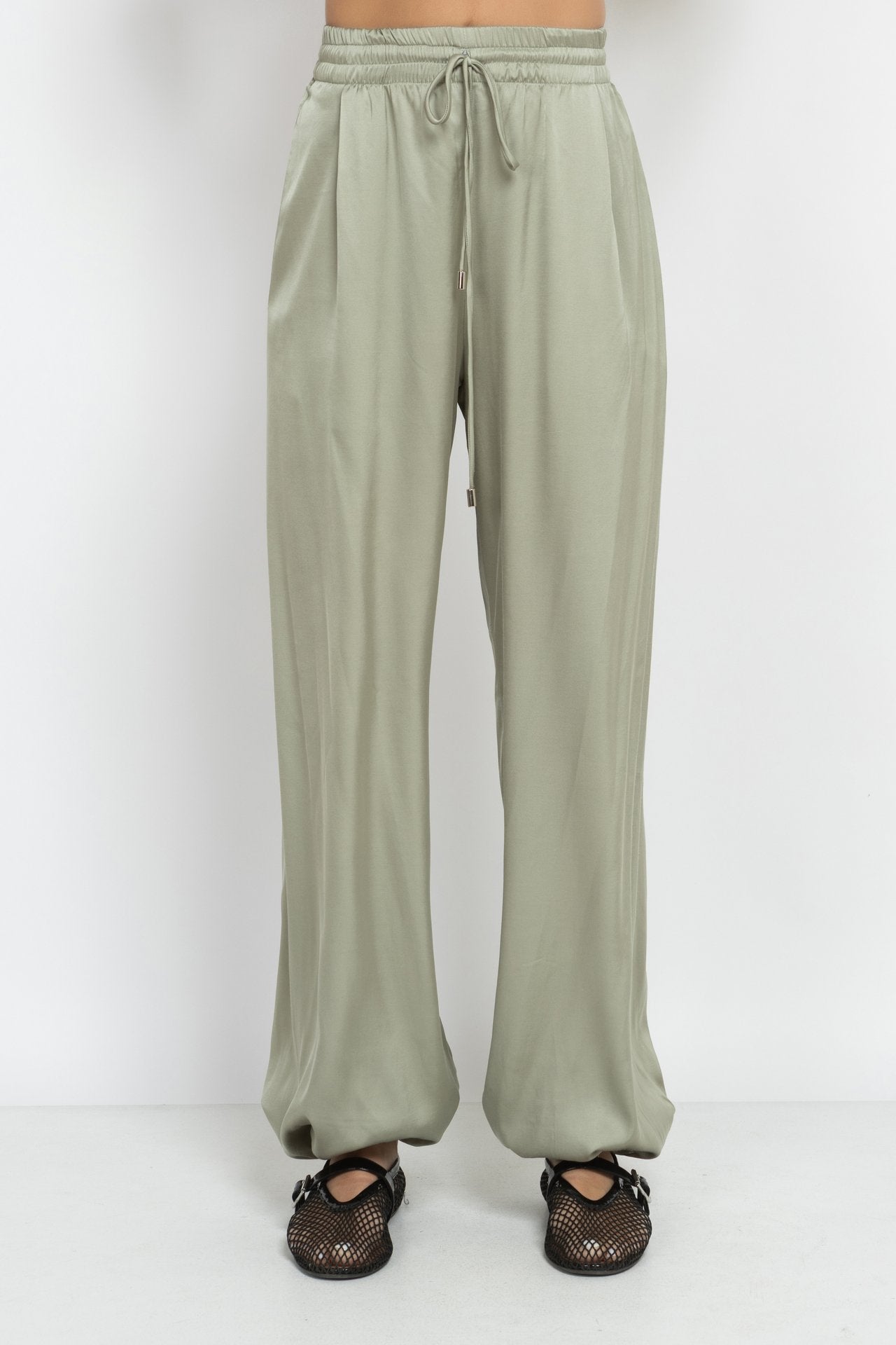 light green balloon-leg trousers