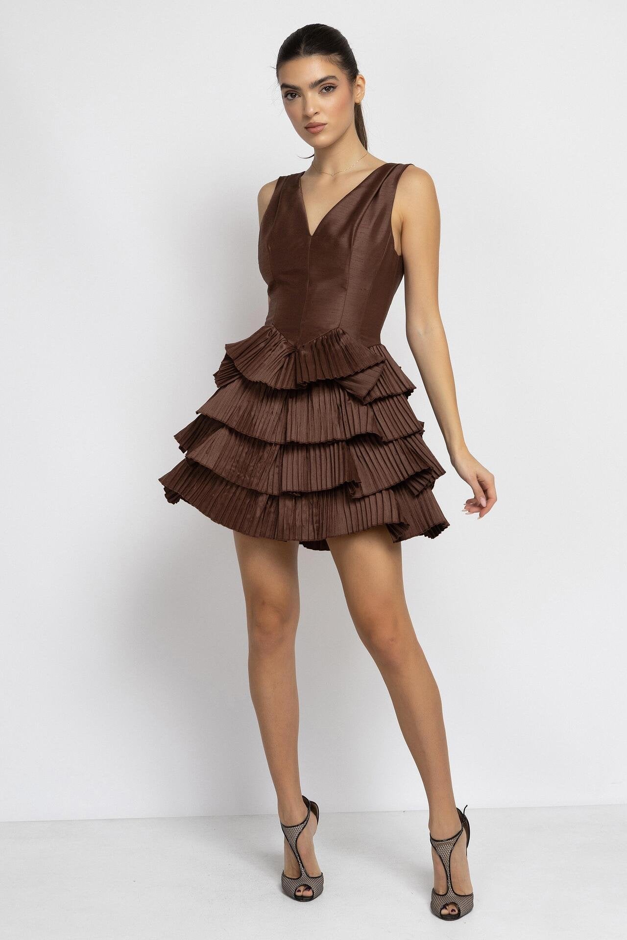 "Elizabeth" mini dress in brown