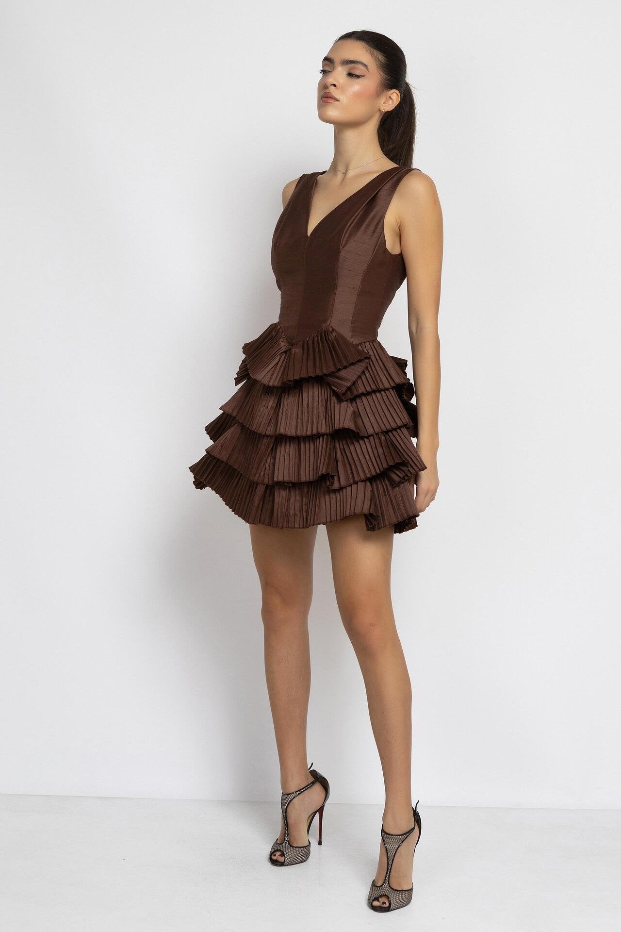 "Elizabeth" mini dress in brown