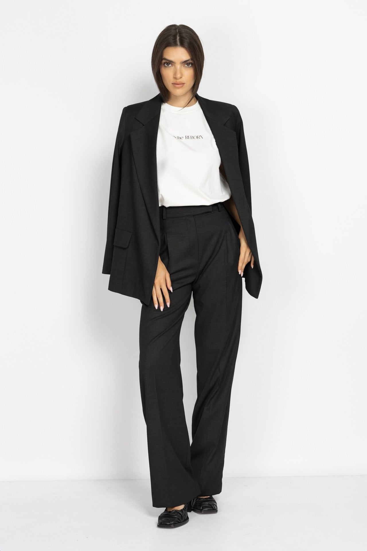 Wide-Leg Pleated Trousers in Black
