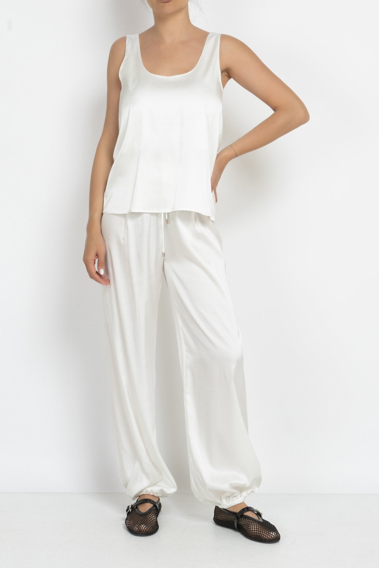 White wide-fit top